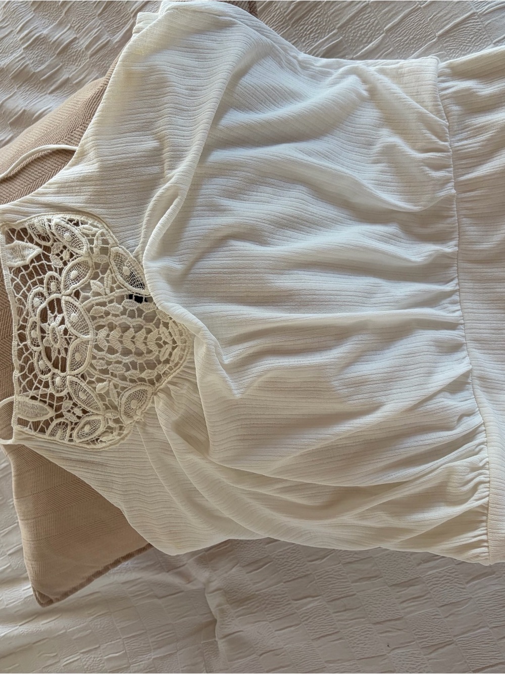 Express White Crochet-Inset Ribbed Cropped Cami - Picture 4 of 4